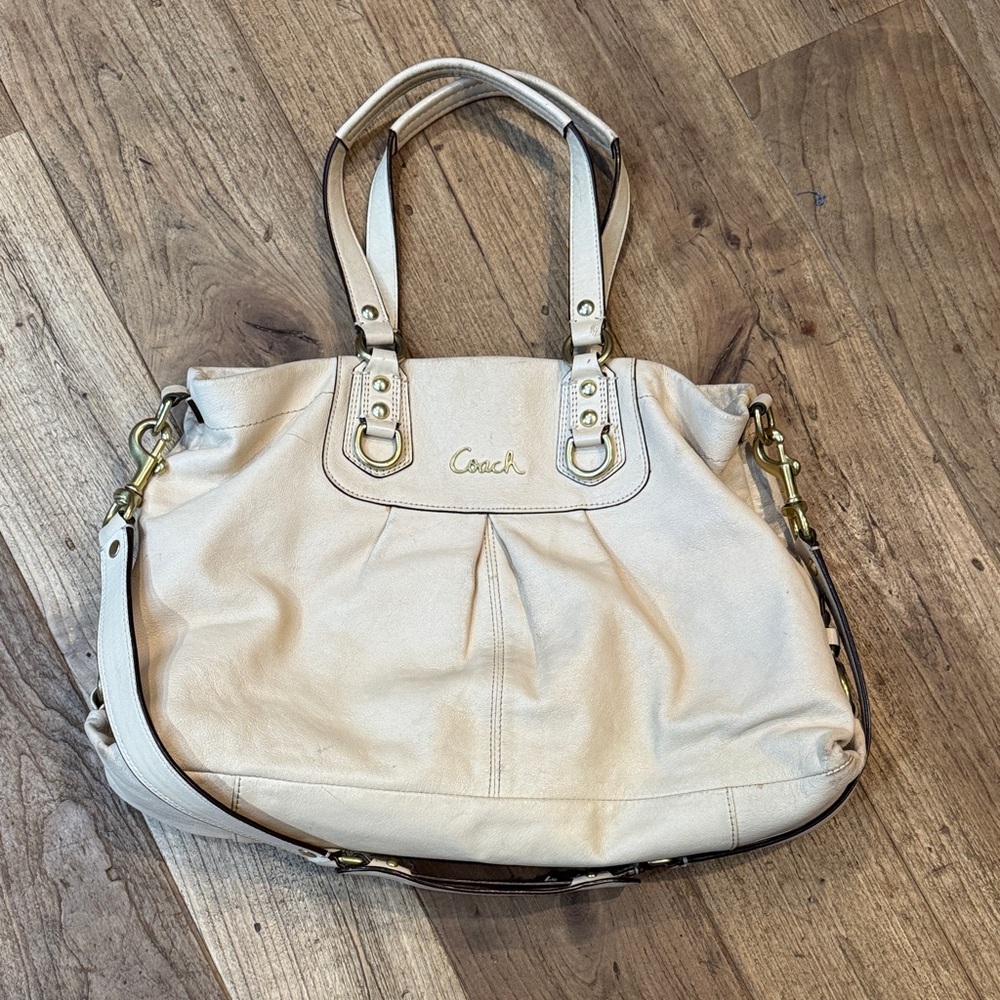 Coach Beige Leather Shoulder Bag